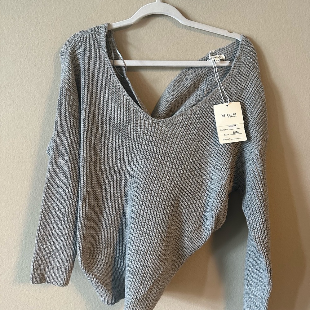 Miracle Gray V-Neck Sweater NwT